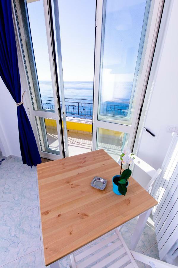 On The Beach Sea-View&Kitchen In Room Salerno Exterior photo