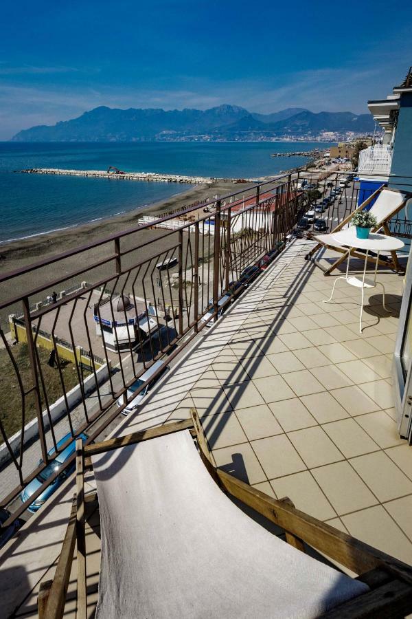 On The Beach Sea-View&Kitchen In Room Salerno Exterior photo