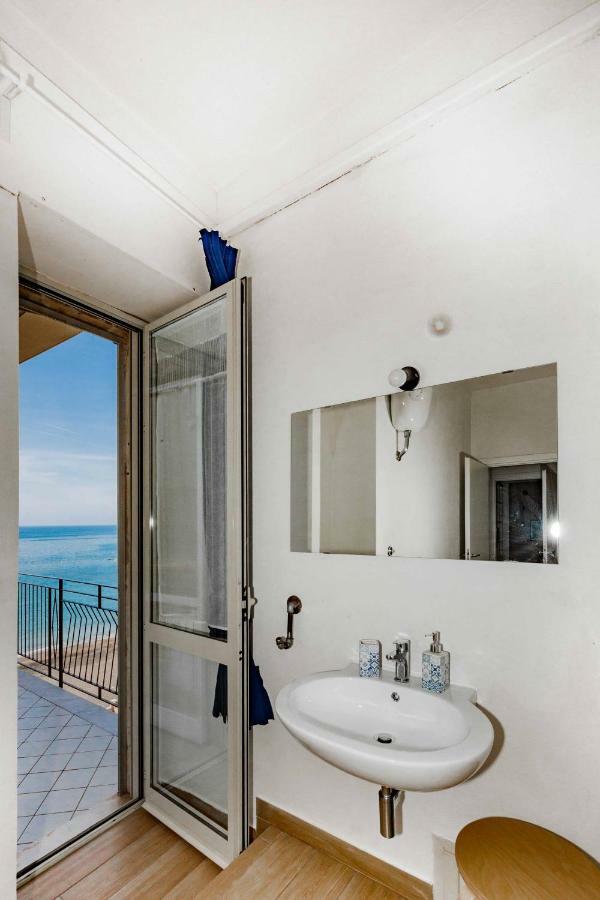 On The Beach Sea-View&Kitchen In Room Salerno Exterior photo